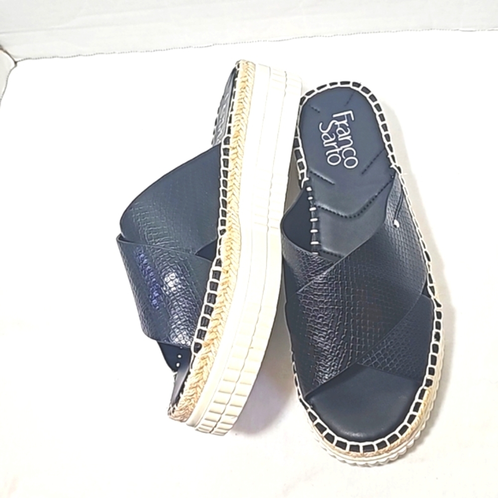 Franco Sarto womens sandals black sz 7M crisscross snakeprint platform padded